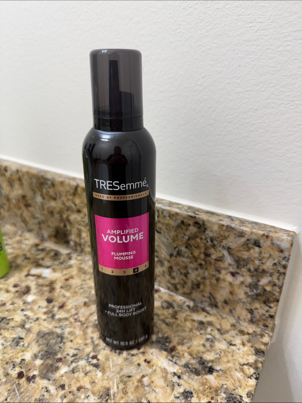 NWT TRESemmé Amplified Volume Plumping Mousse - 24 hour lift